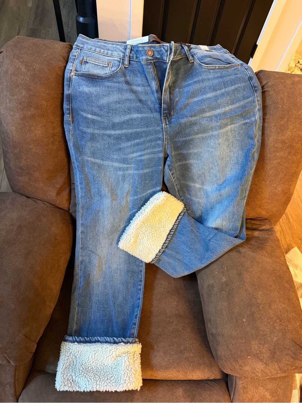 Judy Blue Medium Wash Straight Leg Fleece-Cuff Jeans